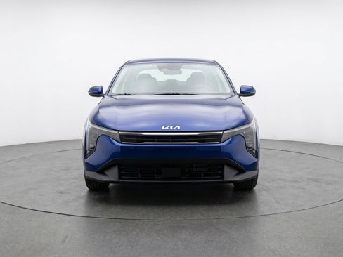 Used 2025 Kia K4 LXS FWD image 2