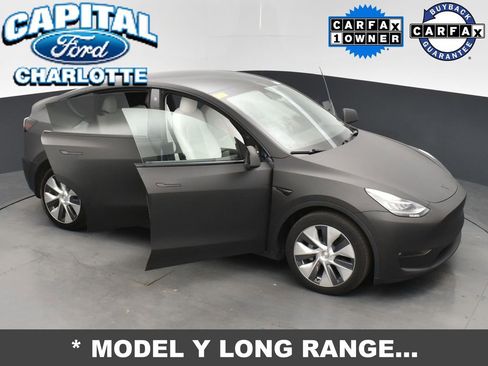 Used 2022 Tesla Model Y Long Range image 32