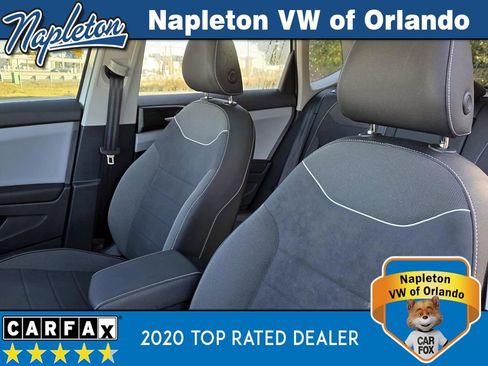 Used 2023 Volkswagen Taos SE w/ Panoramic Sunroof Package image 23