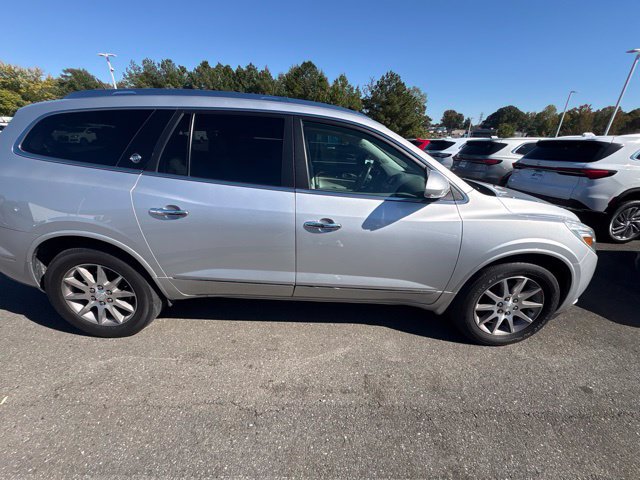 Used 2017 Buick Enclave Leather w/ Trailering Package FWD image 5