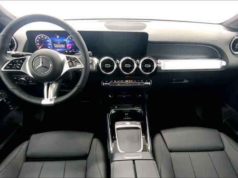 Used 2026 Mercedes-Benz GLB 250 image 18
