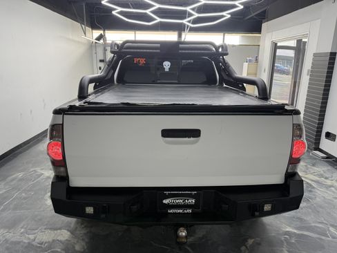 Used 2014 Toyota Tacoma 4x4 Double Cab image 4