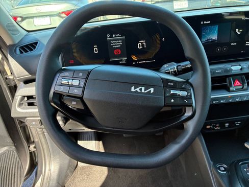 Used 2025 Kia K4 FWD image 27