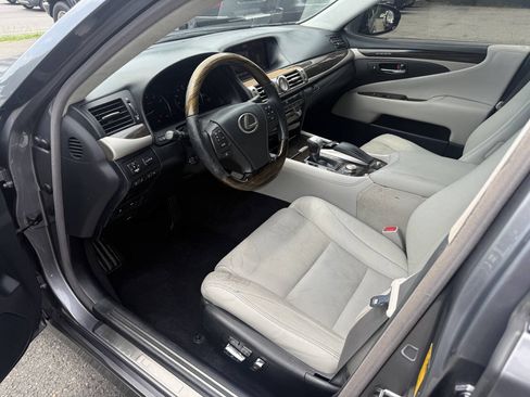 Used 2014 Lexus LS 460 L RWD image 8