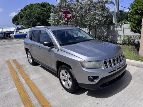 Used 2016 Jeep Compass Sport w/ Power Value Group FWD image 3
