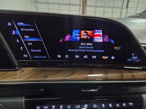 Used 2023 Cadillac Escalade ESV Sport Platinum w/ LPO, ONYX Package image 50