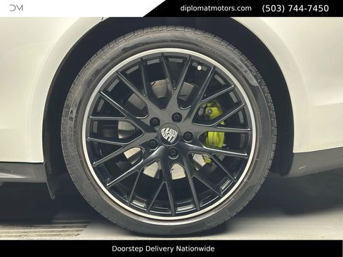 Used 2018 Porsche Panamera 4 image 37