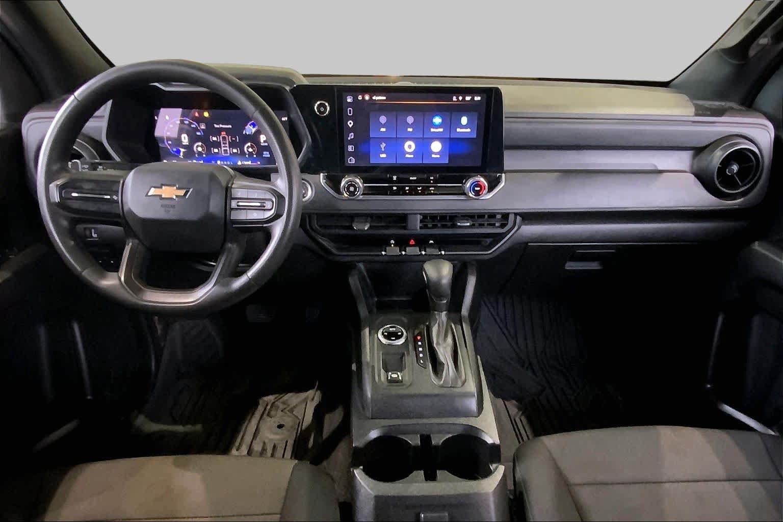 Used 2024 Chevrolet Colorado W/T w/ Advanced Trailering Package AWD/4WD image 15