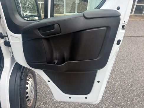 Used 2025 RAM ProMaster 2500 w/ Convenience Group FWD image 21