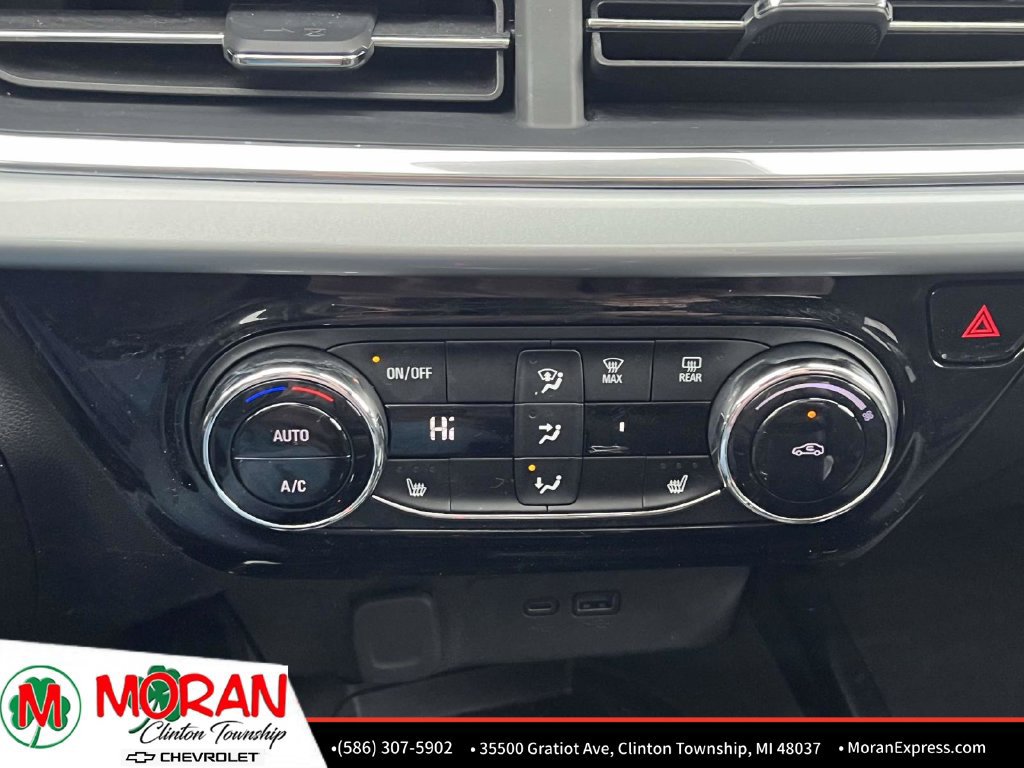 Certified 2024 Chevrolet Trax LT w/ Sunroof Package FWD image 27