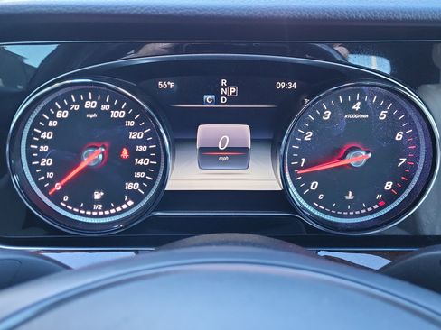 Used 2017 Mercedes-Benz E 300 4MATIC image 8