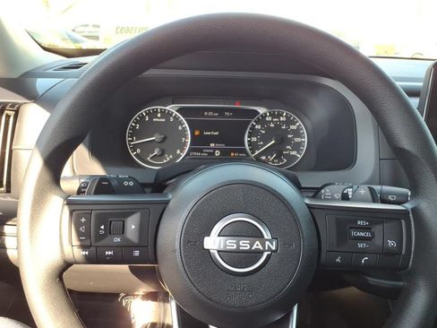 Certified 2025 Nissan Pathfinder S FWD image 17