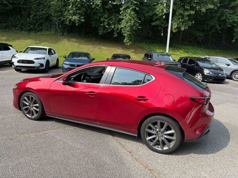 Used 2019 MAZDA MAZDA3 Hatchback w/ Preferred Package FWD image 8