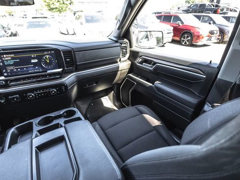 Used 2025 Chevrolet Silverado 1500 LT w/ Protection Package AWD/4WD image 25