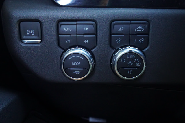 Used 2025 GMC Sierra 1500 Elevation w/ Preferred Package AWD/4WD image 16