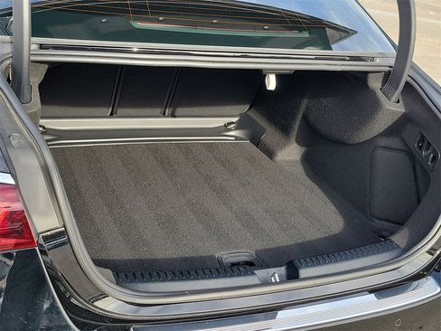 Used 2024 Mercedes-Benz E 350 4MATIC Sedan image 12