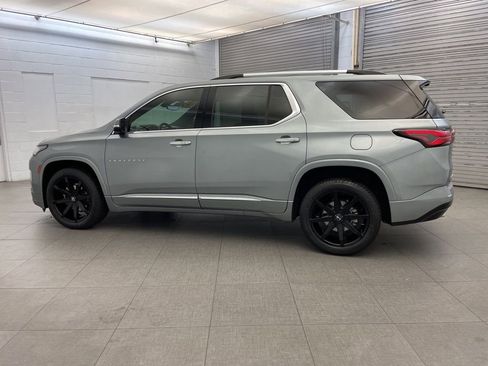 Used 2023 Chevrolet Traverse Premier image 9