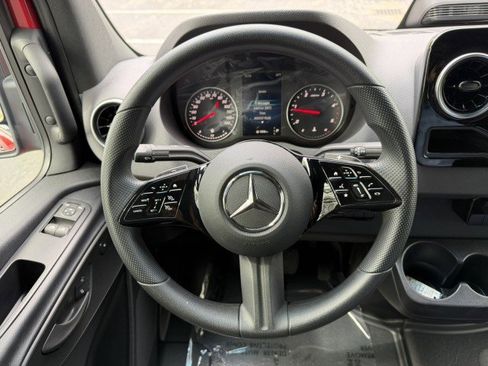 Used 2025 Mercedes-Benz Sprinter 3500 image 11