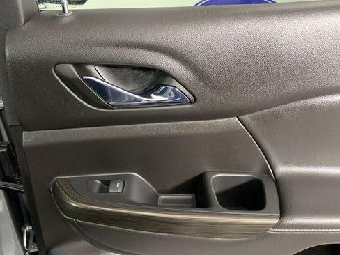 Used 2023 GMC Acadia SLT image 39