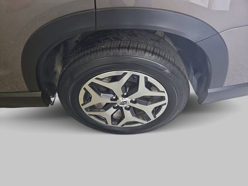 Used 2023 Subaru Forester Premium image 36