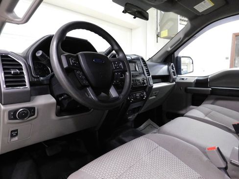 Used 2015 Ford F150 XLT image 35