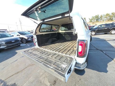 Used 2018 GMC Sierra 1500 SLT w/ SLT Premium Package image 12