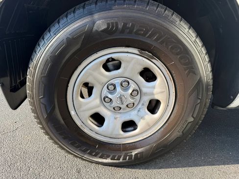 Used 2015 Nissan Frontier S RWD image 21