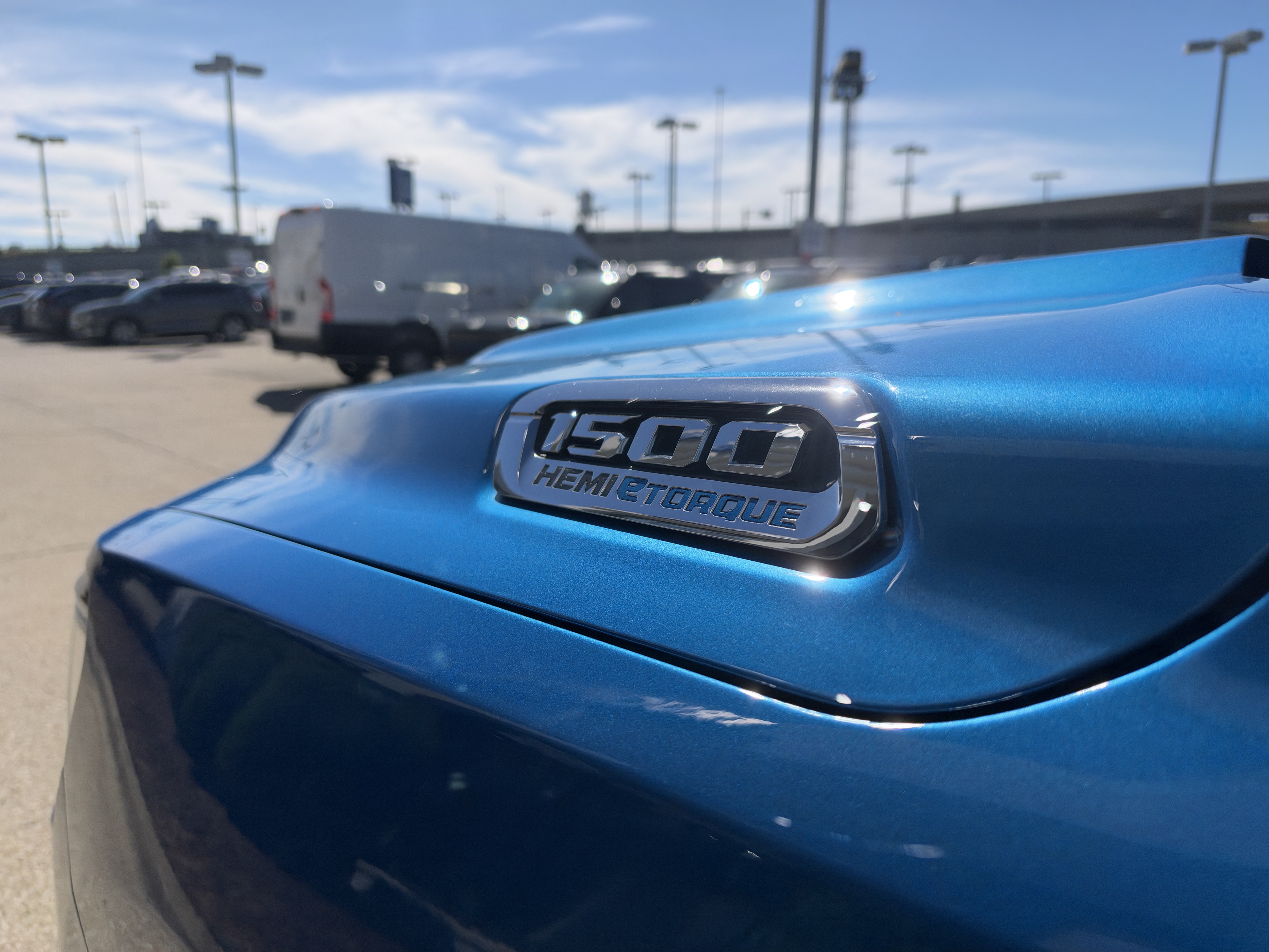 Used 2024 RAM 1500 Laramie AWD/4WD image 17