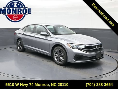 Used 2024 Volkswagen Jetta SE FWD image 1