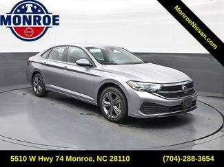 Used 2024 Volkswagen Jetta SE FWD video 1