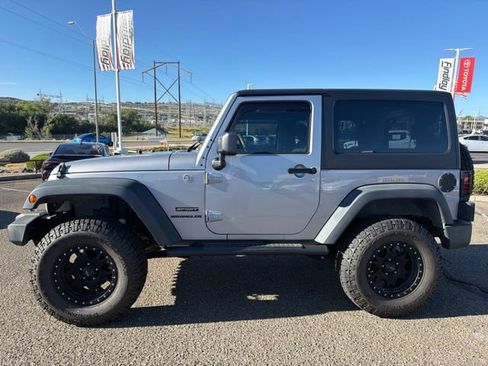 Used 2013 Jeep Wrangler Sport AWD/4WD image 6