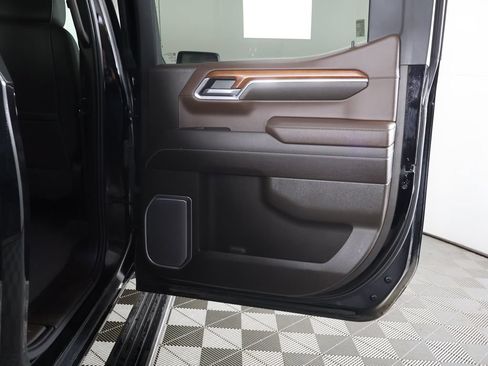 Used 2023 GMC Sierra 1500 Denali w/ Denali Reserve Package AWD/4WD image 30