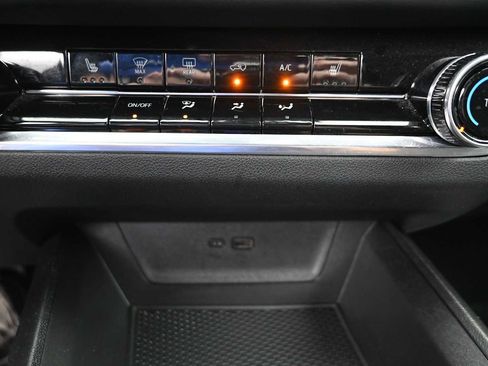 Used 2025 Chevrolet Equinox LT AWD/4WD image 16