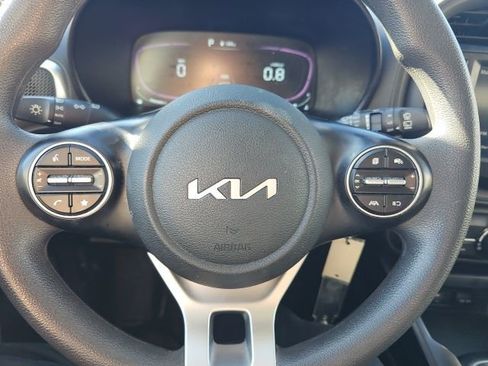 Used 2023 Kia Soul LX image 17