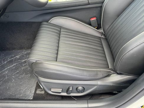 New 2026 Genesis G70 2.5T Prestige image 10