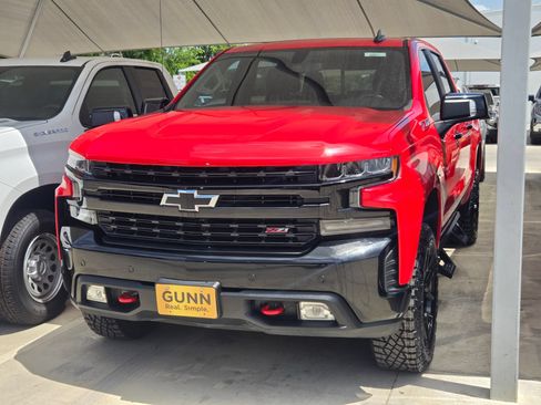 Used 2021 Chevrolet Silverado 1500 LT Trail Boss w/ Convenience Package II AWD/4WD image 3