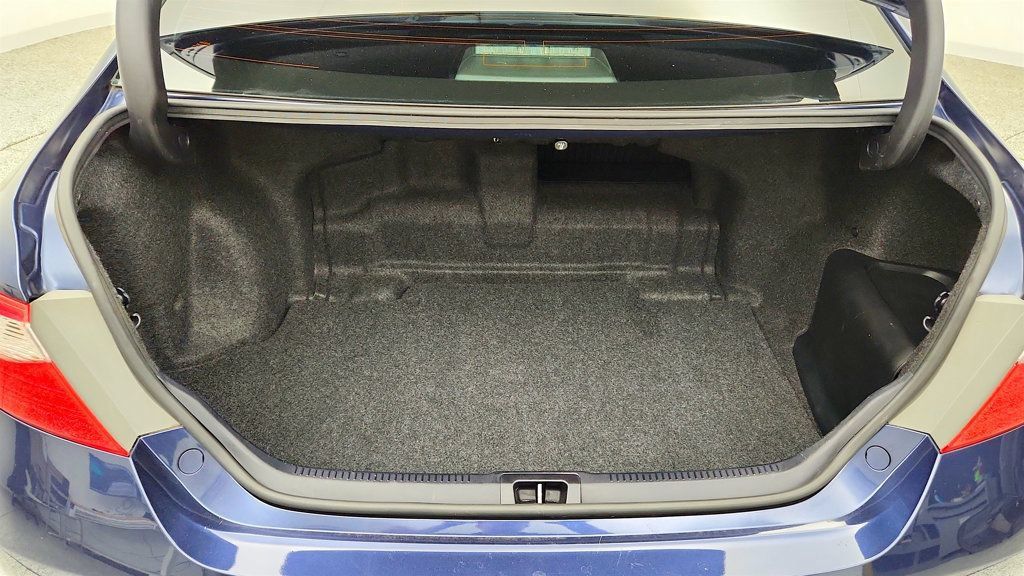 Used 2017 Toyota Camry LE FWD image 21