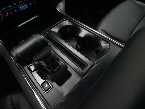 Used 2022 Ford F150 Lariat w/ Equipment Group 502A High image 16