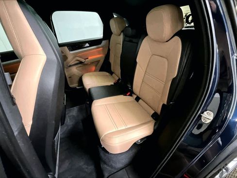 Used 2024 Porsche Cayenne image 20