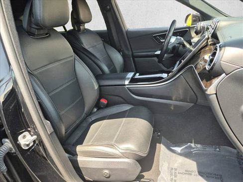 Used 2024 Mercedes-Benz GLC 300 image 21