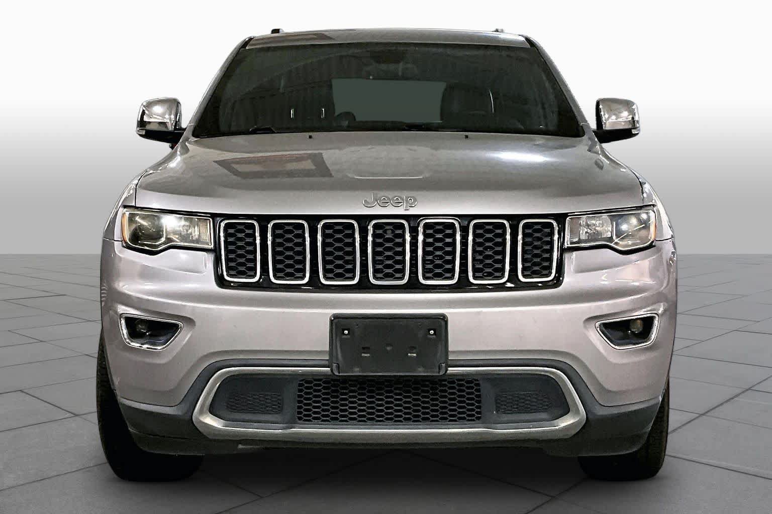 Used 2017 Jeep Grand Cherokee Limited RWD image 4