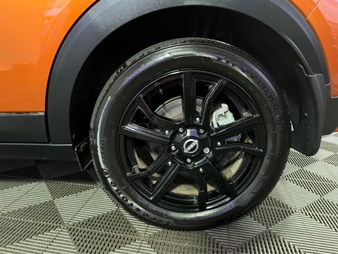Certified 2023 Nissan Kicks SR w/ SR Premium Package FWD image 9