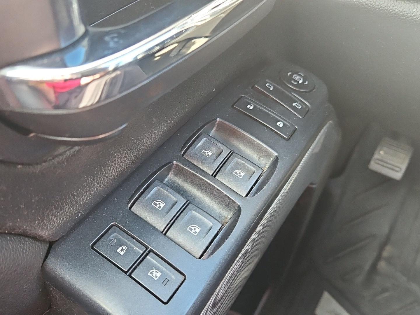 Used 2018 Chevrolet Silverado 1500 LT w/ All Star Edition AWD/4WD image 19
