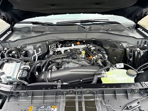 New 2026 Ford Explorer Active w/ Active Comfort Package AWD/4WD image 16