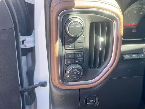 Used 2022 Chevrolet Silverado 2500 High Country w/ Z71 Off-Road Package AWD/4WD image 10