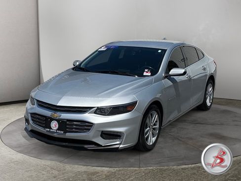 Used 2018 Chevrolet Malibu LT FWD image 3