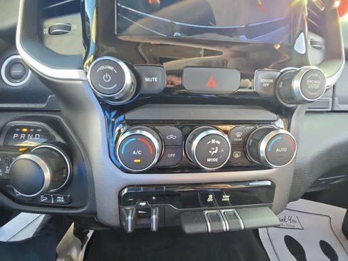 Used 2020 RAM 1500 Big Horn AWD/4WD image 38