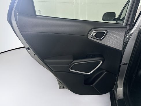 Used 2025 Kia Soul LX w/ LX Technology Package image 25