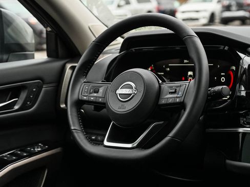 New 2025 Nissan Pathfinder Platinum w/ Lighting Package (N92) image 16