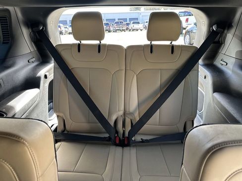 Used 2023 Jeep Grand Cherokee L Limited w/ Luxury Tech Group II image 27